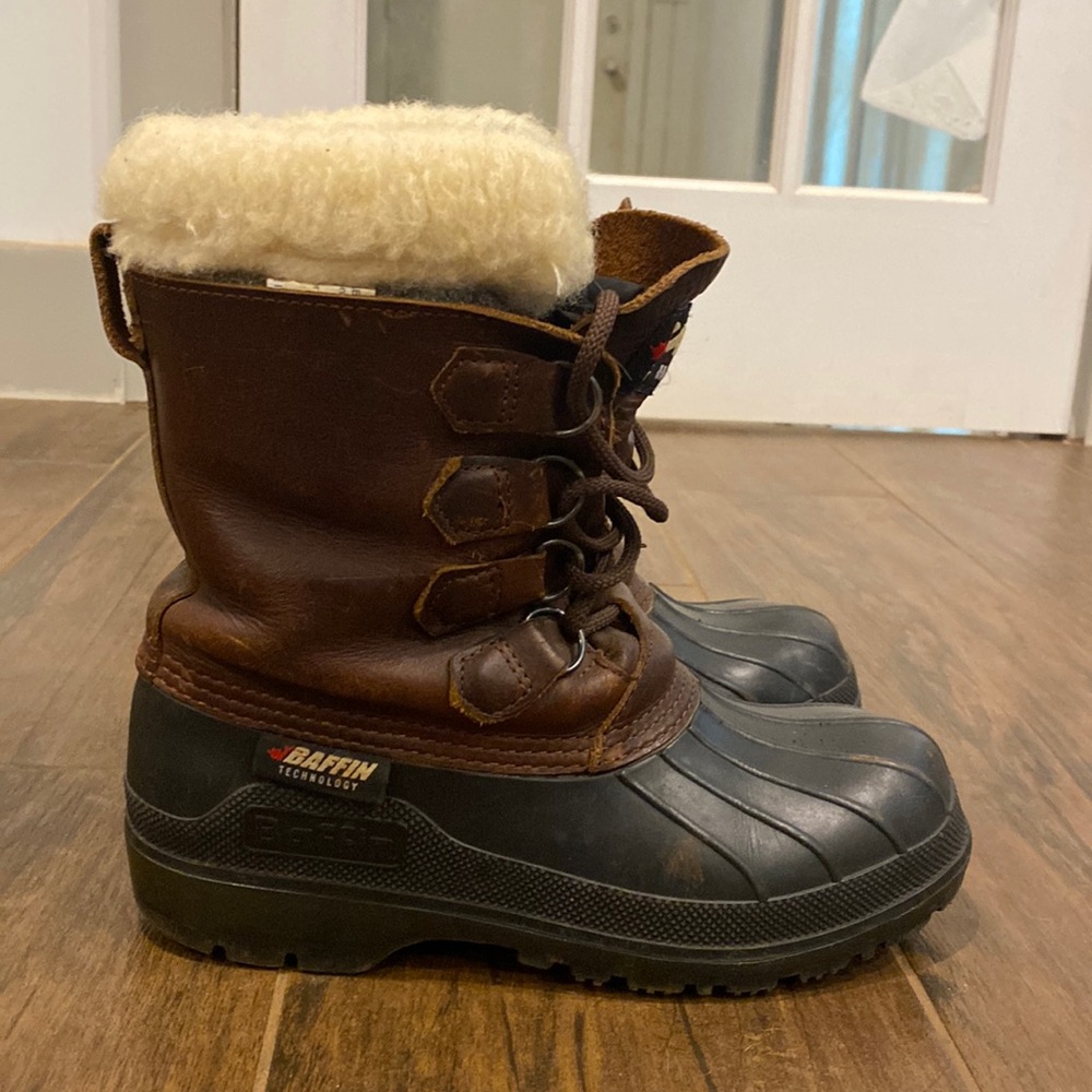 Almost-like-new, insulated, size 8W Baffin winter boots. Waterproof.
